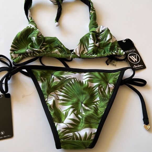 WILDFOX Swimwear  - Picture 9 of 9